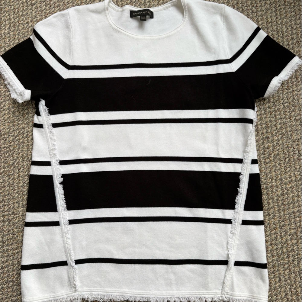Banana Republic Classic White Top